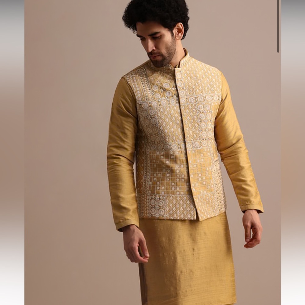 Kalki Fashion - Yellow Kurta Set With Thread And Mirror Embroidered Jacket